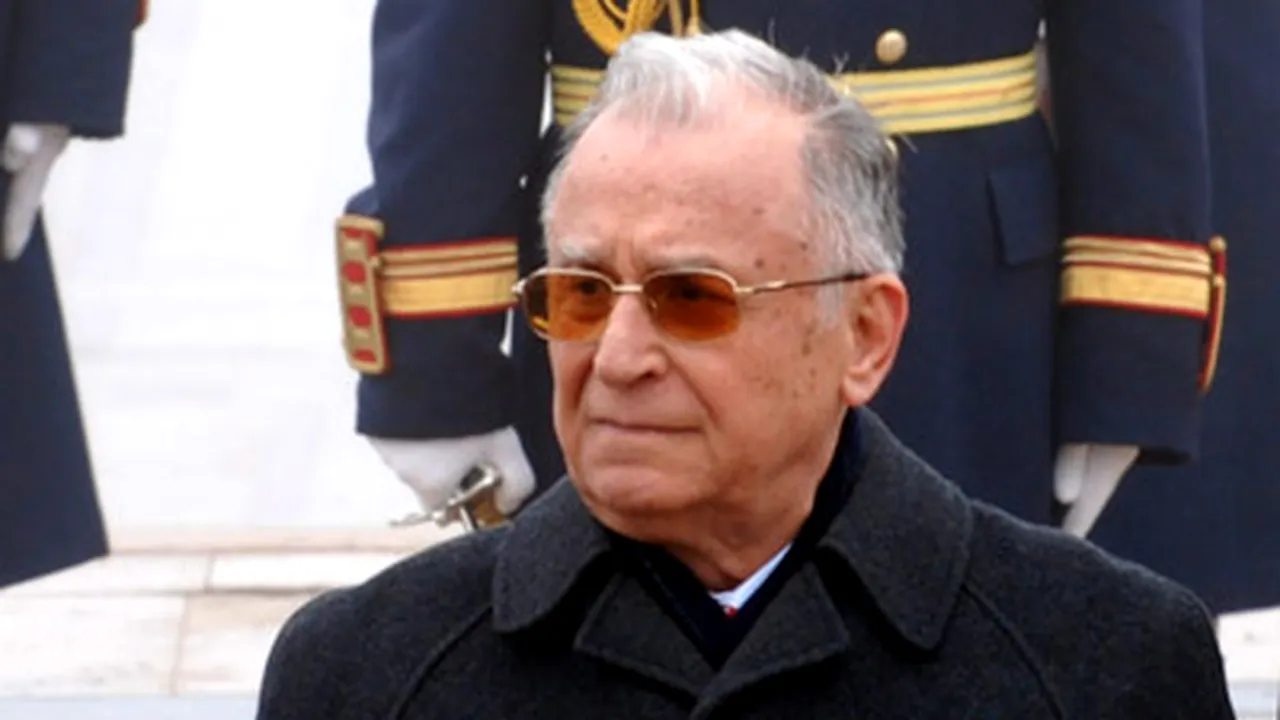 Ion Iliescu, huiduit din nou la comemorarea eroilor Revoluţiei (Video)