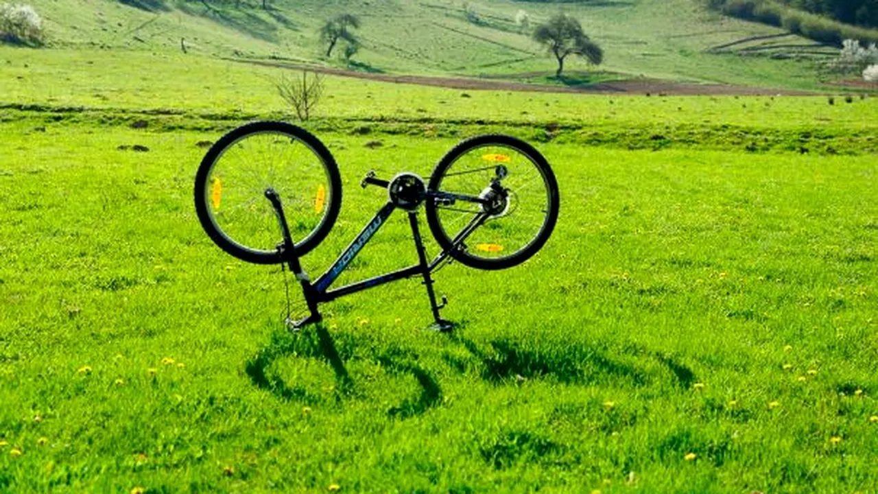 Peste 200 de kilometri de trasee de bicicletă şi drumeţie, inaugurate în Podişul Hârtibaciului - GALERIE FOTO