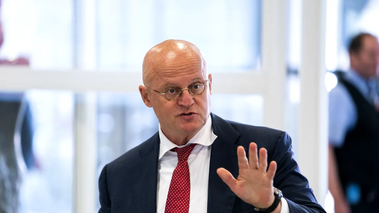 Ministrul Justiţiei din Olanda a fost amendat pentru că a încălcat regulile de distanţare socială la nunta sa