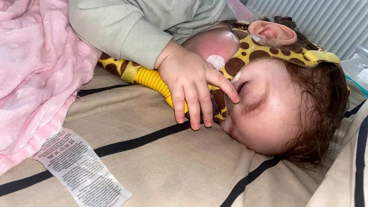 Şanse la viaţă câştigate la tombolă! O companie farmaceutică îi va oferi micuţei Alessia cel mai scump medicament din lume, de 2,1 milioane de dolari, după ce a extras-o aleator de pe o listă