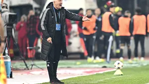 Universitatea Cluj, învingătoare în duelul pentru primul loc cu Universitatea Craiova, domină echipa ideală a etapei din Superliga de fotbal