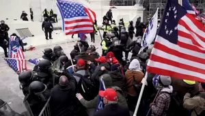 Participant la asaltul Capitoliului grațiat de Trump, condamnat la 4 ani pentru pornografie infantilă