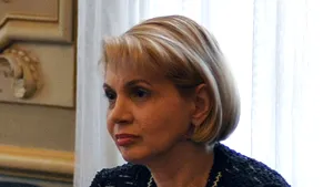 Daniela Popa:Nu corespund profilului de politician de care e nevoie acum - mâini ridicate la comandă