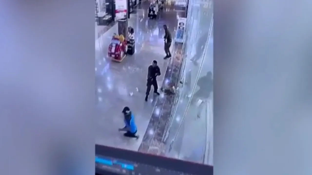 Un soldat israelian a fost ucis în Galileea: atac în centrul comercial Carmiel