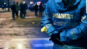 Jandarmeria călare, la protestul din Capitală. Barajul creat pentru a bloca pătrunderea pe o arteră de circulaţie. Momentul în care protestatarii şi animalele s-au speriat 