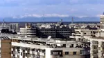 Ce faci când familia și casa sunt în România, iar tu locuiești în străinătate