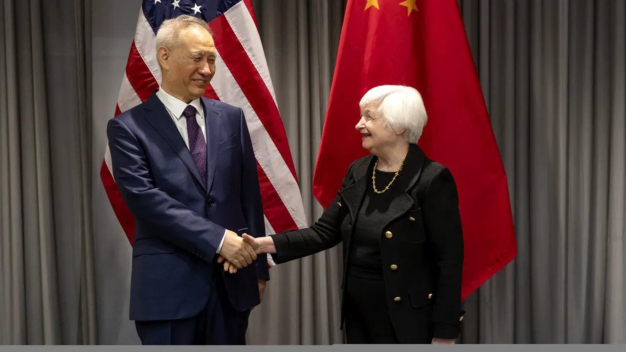 Secretarul american al Trezoreriei a mers la Beijing pentru a calma relaţiile economice tensionate dintre SUA şi China