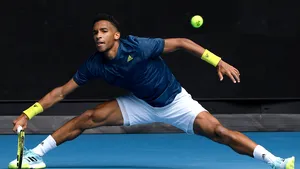 Auger-Aliassime revine de la 0-2 şi trece cu greu în turul 3 la Australian Open
