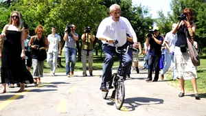 Parcul Tineretului are, de vineri, prima pistă amenajată pentru biciclişti