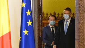 COMENTARIU Sorin Avram. Candidatul la titularizare Cîţu, ajutat de profesorul Iohannis