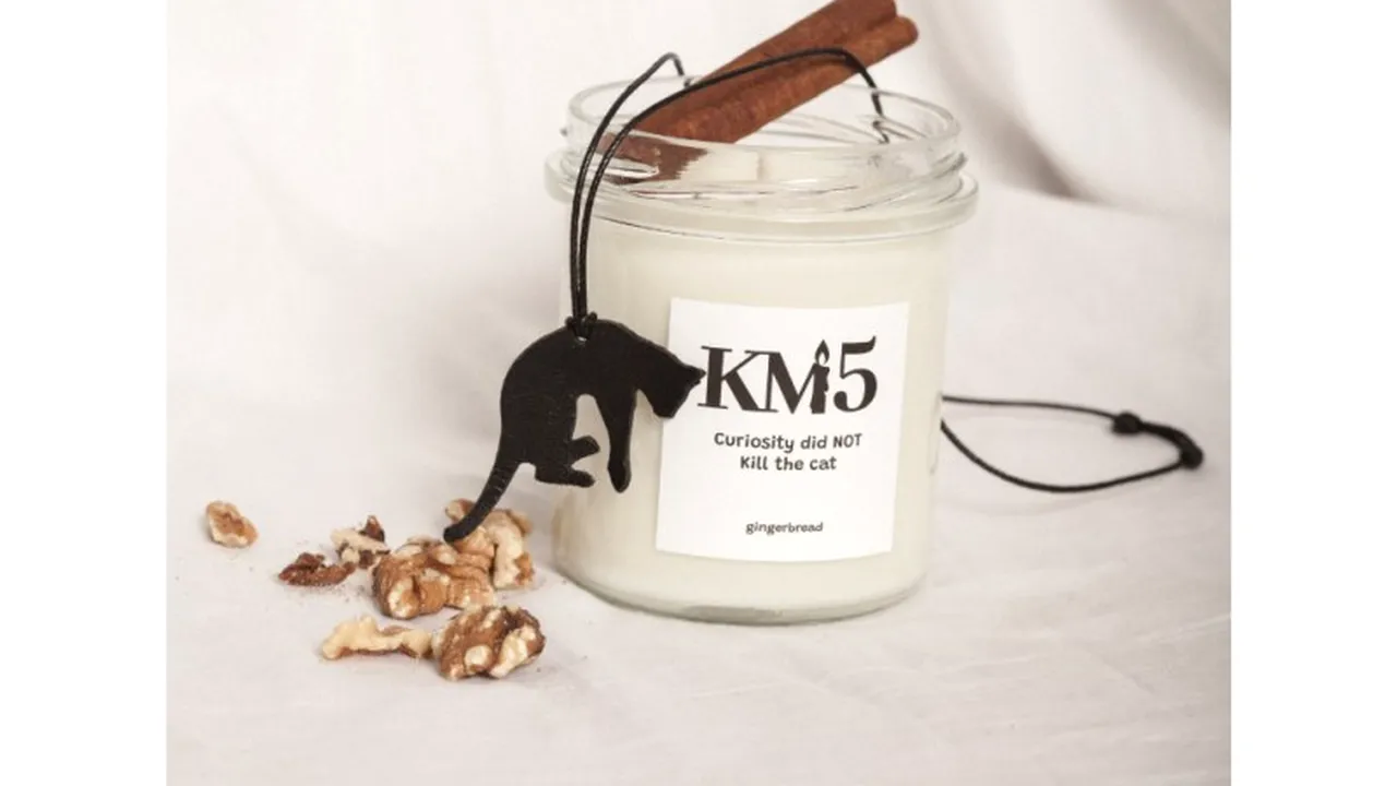 Lumânări cu parfum de muzeu. O afacere creată în pandemie produce arome speciale