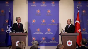 Stoltenberg cere Turciei să permită admiterea Suediei şi Finlandei în NATO. Cavusoglu are rezerve