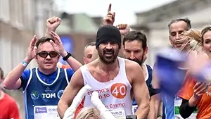 Colin Farrell a participat la Maratonul din Dublin, un eveniment caritabil dedicat unei femei bolnave