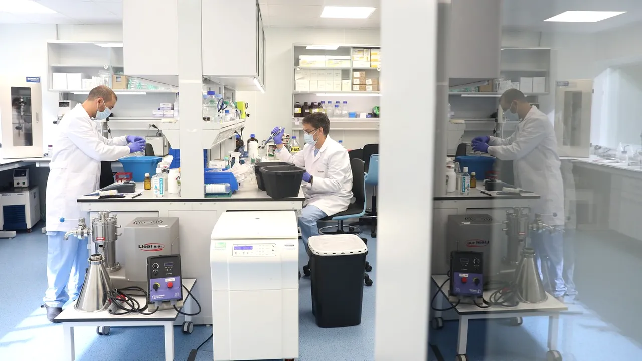 O nouă descoperire. Adulţii pot avea simptome ale Covid-19 asemănătoare cu cele ale sindromului inflamator multisistem la copii