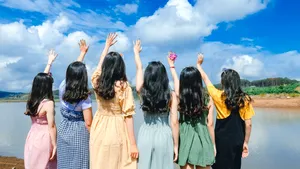 Prietenii apropiați îi ajută pe preadolescenți să treacă mai ușor prin începutul adolescenței