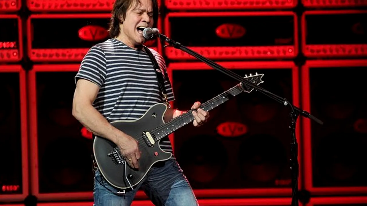 Rockerul Eddie Van Halen, operat de urgenţă din cauza unor probleme digestive