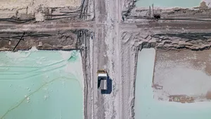 Metalul esențial pentru telefoane, mașini electrice și AI ar putea atinge un nou record. Furtunile mortale au blocat minele din Chile