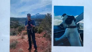Câine găsit în viaţă, alături de trupul stăpânului dispărut în luna august, în Munţii Colorado