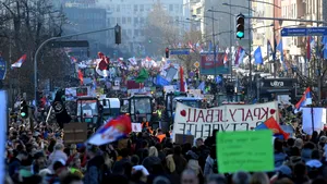 Transportul feroviar din Serbia, suspendat înaintea unui amplu protest al studenților