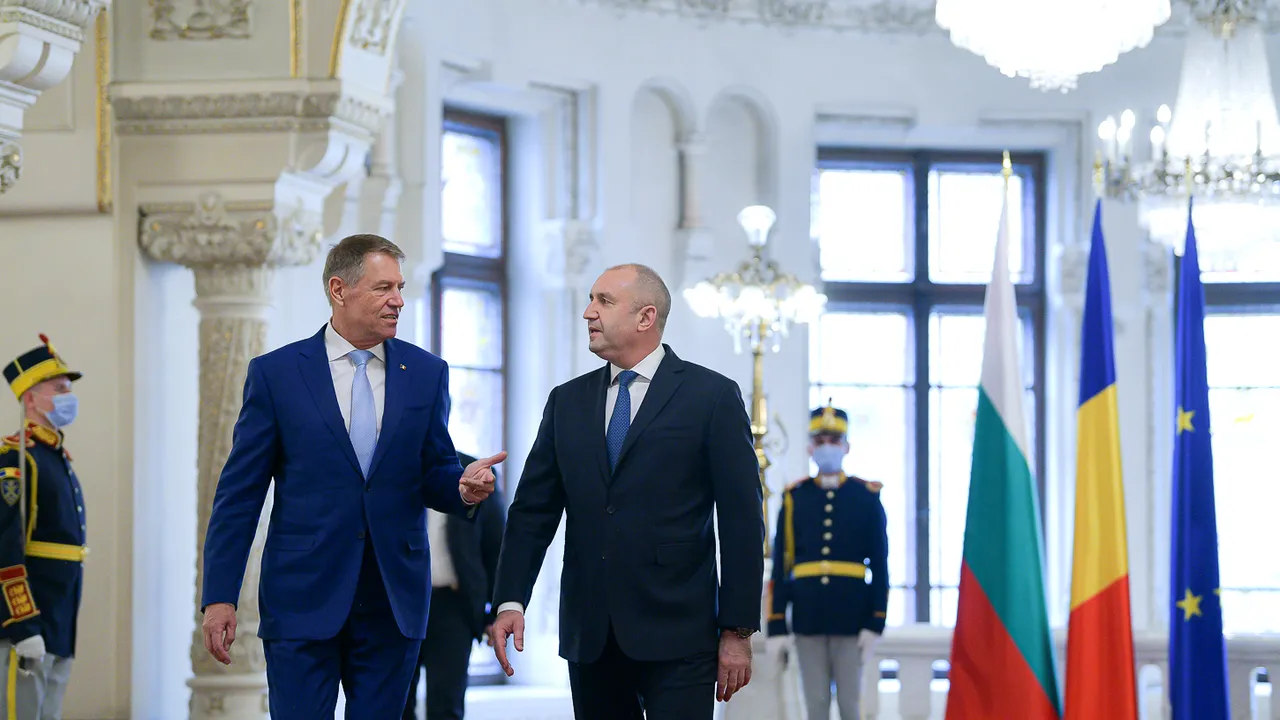 COMENTARIU Sorin Avram: În timp ce dumneata vorbeai, domnule Iohannis. De astă dată cu preşedintele Bulgariei