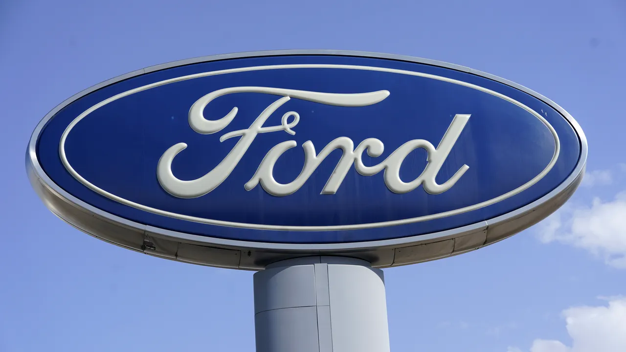 Ford va desfiinţa 3.800 de locuri de muncă în inginerie şi administraţie, în Europa