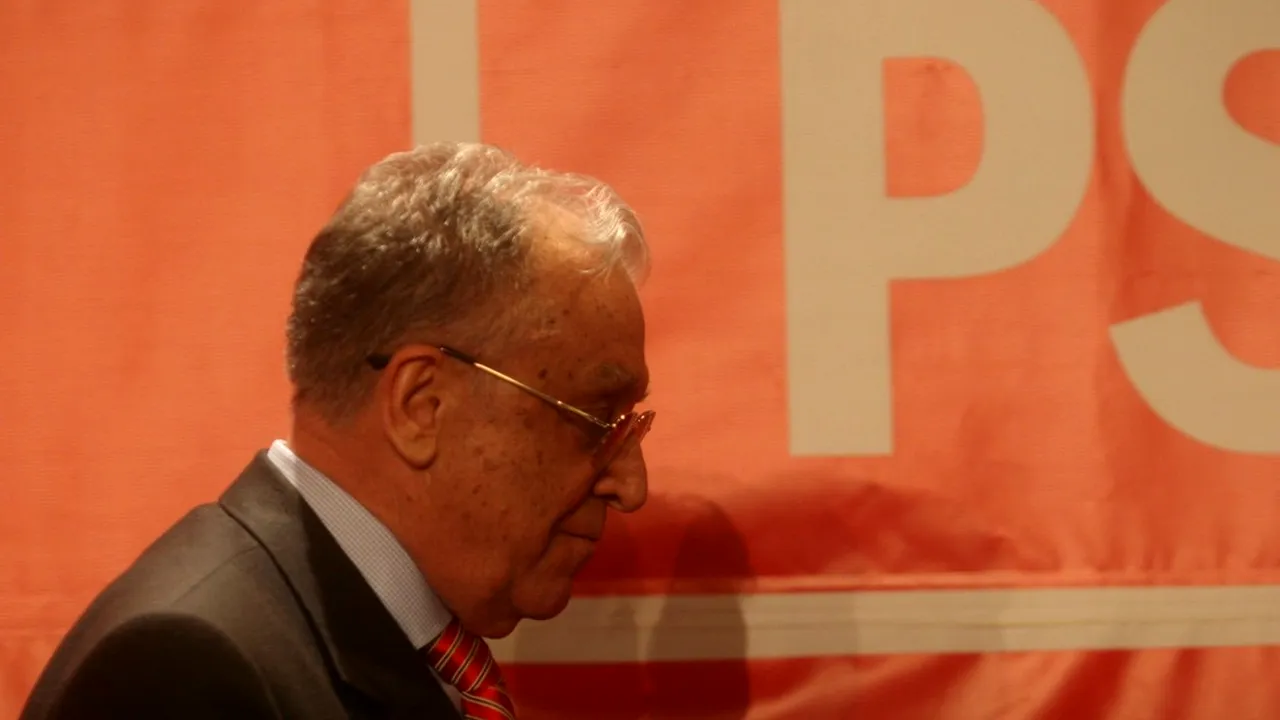 Concertul organizat de Institutul Revoluţiei Române, condus de Ion Iliescu, a fost anulat, după ce mai mulţi artişti s-au retras
