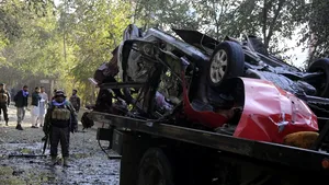 FOTO Atac cu bombă în Afghanistan. Trei persoane, printre care şi un fost prezentator de televiziune, au fost ucise 