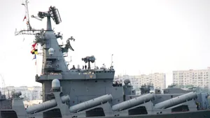 Crucişătorul rusesc Moskva părăseşte din nou portul Sevastopol