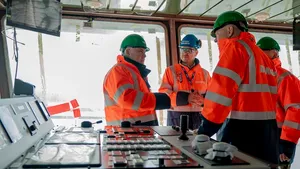 Ministrul Apărării a fost în vizită la Şantierul Naval Damen din Galaţi