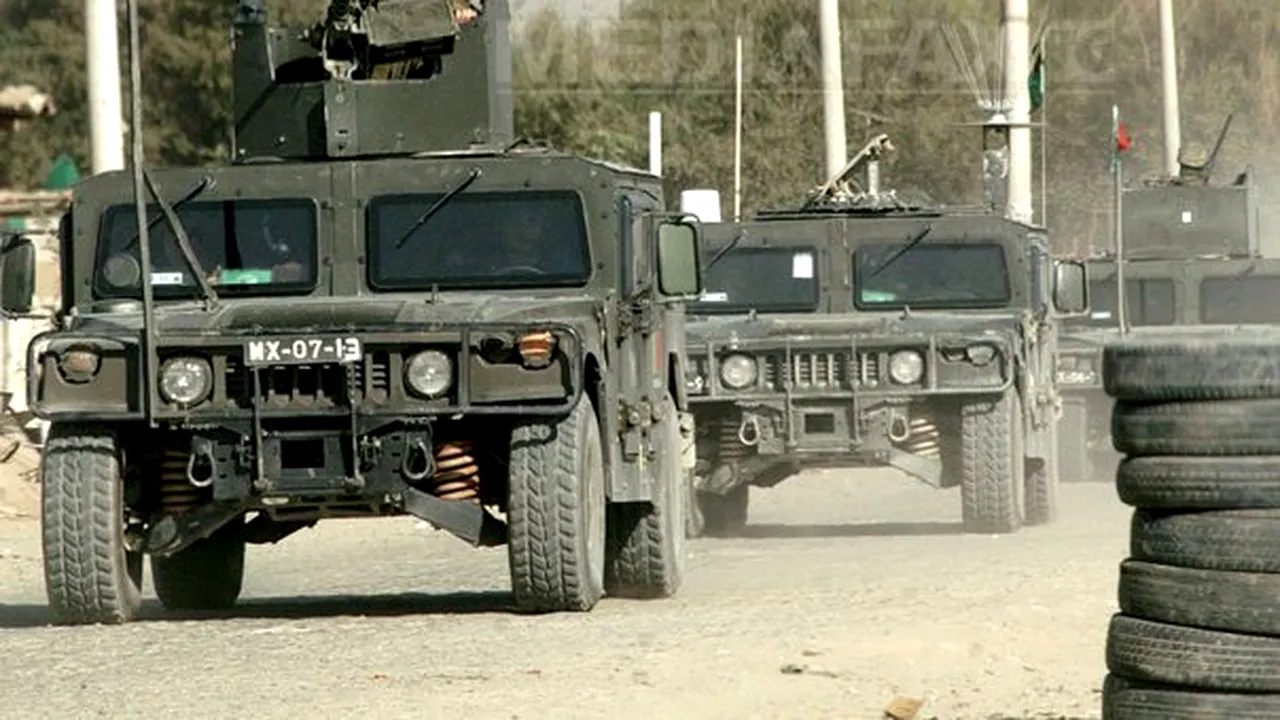 Atac asupra unei baze aeriene a NATO, soldat cu moartea a opt talibani