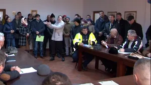 Revolta unor săteni împotriva romilor dintr-o localitate din Suceava. Infracţiunile comise i-au scandalizat pe localnici