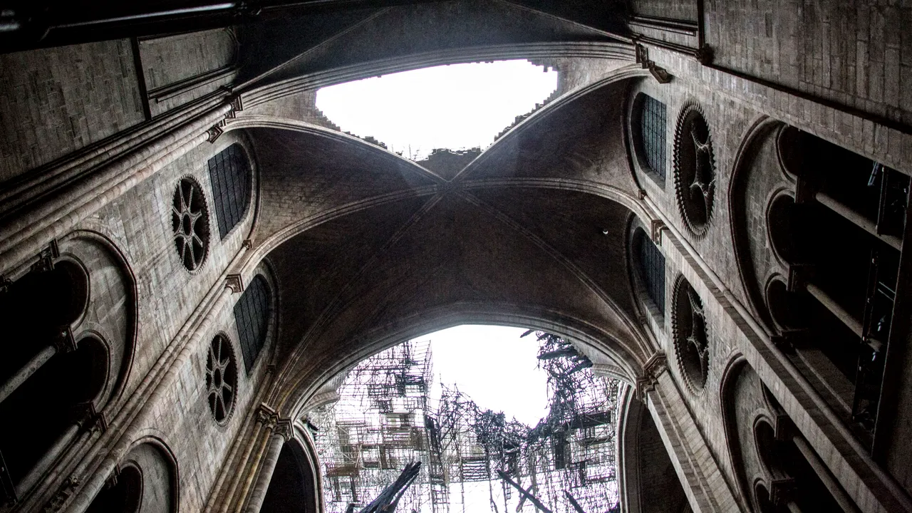 Previziuni SUMBRE privind reconstrucţia Catedralei Notre-Dame. Ce spun arhitecţii despre lipsa unui element crucial 