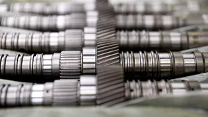 Sute de oameni rămân fără locuri de muncă. Prima fabrică din domeniul componentelor auto care se închide în România / Semnal de alarmă al IMM-urilor: Se vor tot închide fabrici