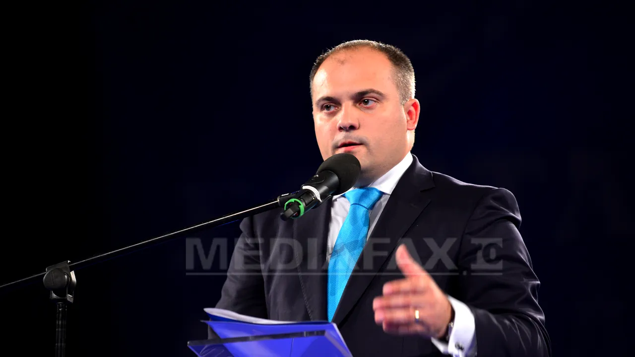 ALEGERI PARLAMENTARE 2012: Forţa Civică are pe listele ARD 34 de candidaţi - 14 pentru Senat şi 20 pentru Camera Deputaţilor