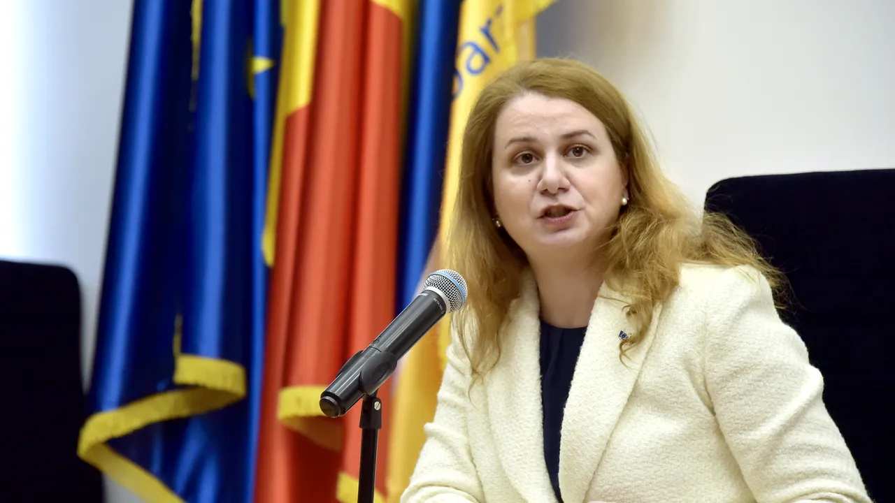 Deca: Vom introduce câte o zi liberă între probele de la evaluarea naţională şi bacalaureat