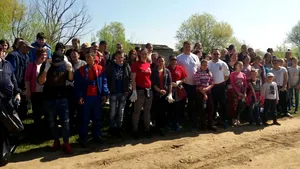 GALERIE FOTO Peste 1.300 de voluntari au strâns aproape 500 de tone de gunoaie, în Sebeş