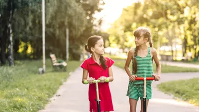 EXTERNE Modelul care ar putea fi preluat și în România. Străzi fără mașini pentru câteva ore, dedicate copiilor