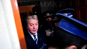 Vadim Tudor s-a opus tentativei de evacuare a sediului PRM - VEZI AICI GALERIE FOTO