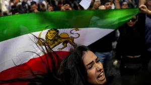 Sute de fete au fost otrăvite în Iran pentru a provoca închiderea şcolilor de fete