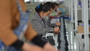 China intră în era post COVID: Economia ţării a crescut cu un precent record de 18,3%