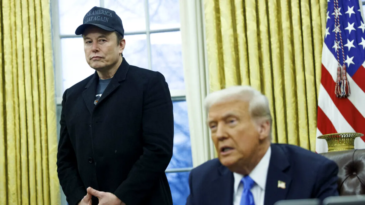 Trump spune că va cumpăra o mașină Tesla pentru a-și arăta sprijinul față de Musk. Compania e în picaj la bursă