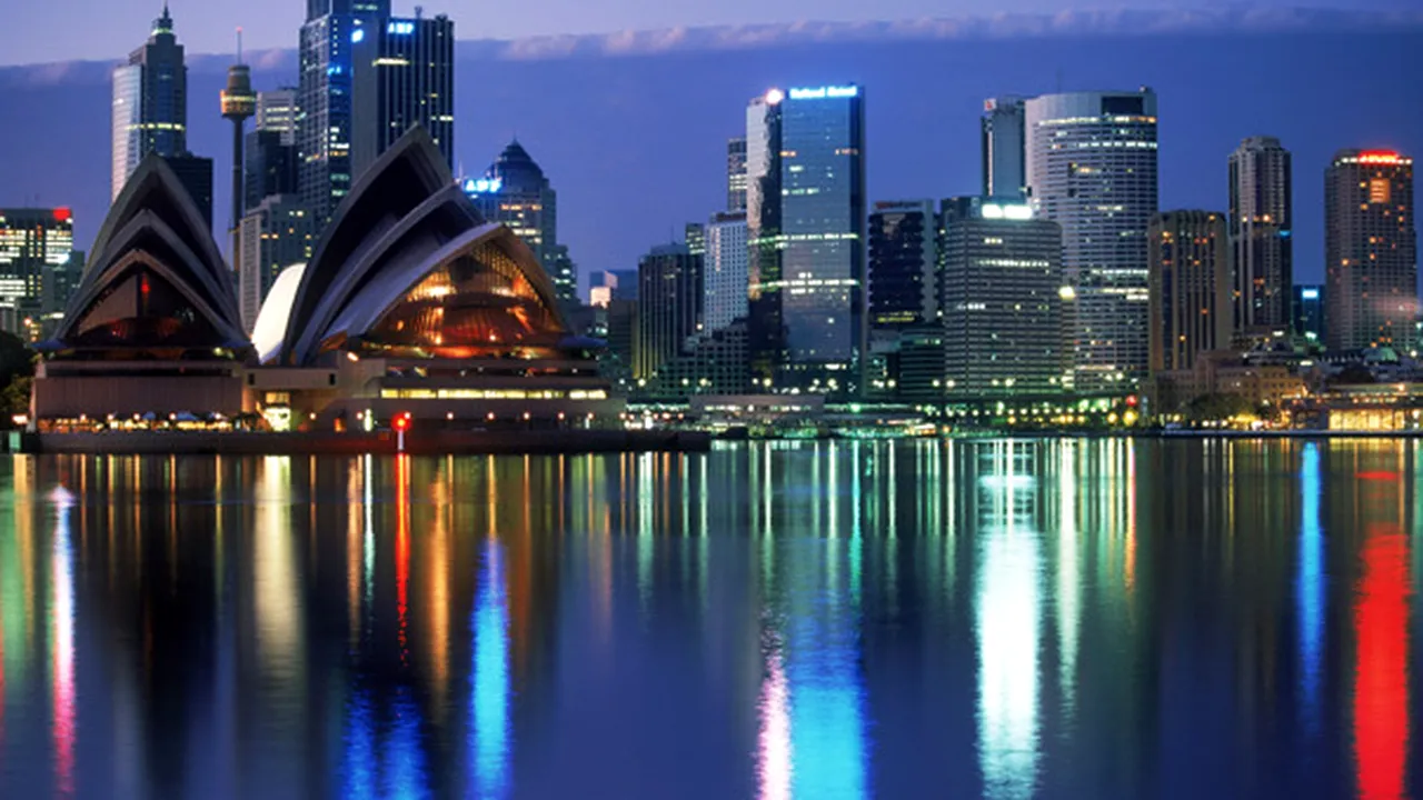 Plăci din acoperişul Operei din Sydney, puse în vânzare pe internet