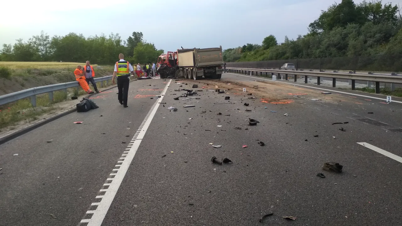 Mesajul Ministerului de Interne, pentru şoferii mijloacelor de transport în comun, după accidentul din Ungaria: Şoselele nu vă aparţin