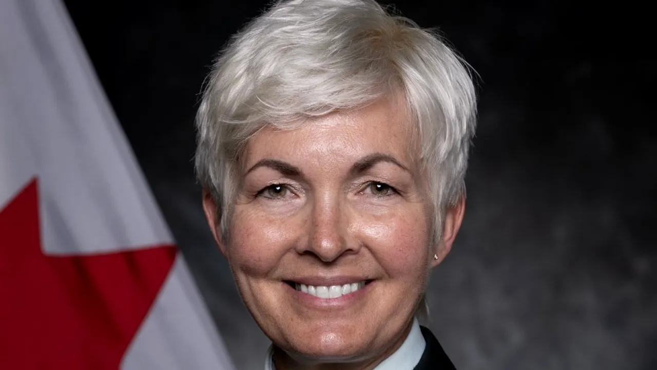 Canada a numit, pentru prima dată în istorie, o femeie în fruntea armatei