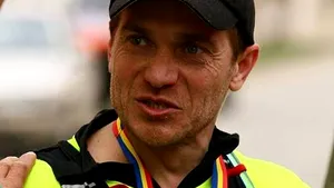 VIDEO | Avram Iancu, bibliotecarul care străbate Dunărea înot pentru stabilirea recordului mondial, a ajuns în România