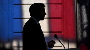Emmanuel Macron se declară deschis să amplaseze arme nucleare franceze în alte țări europene