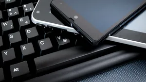 Ţările din Uniunea Europeană ar putea avea mufă unică pentru încărcătoare mobile