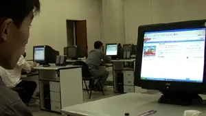 Cum funcţionează Internetul în Coreea de Nord: Imagini de fundal aprobate oficial şi numele liderului suprem, scris obligatoriu mai mare decât restul textului - VIDEO