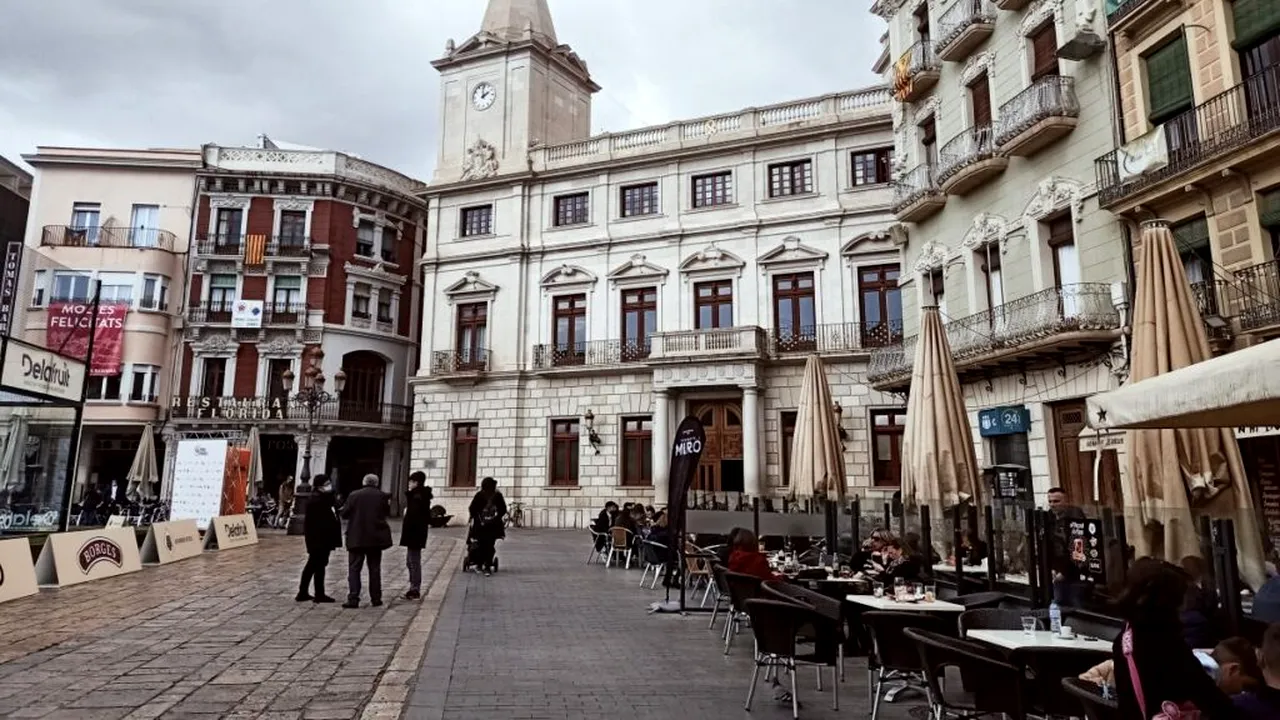 Această localitate puțin cunoscută e ca Barcelona, dar fără aglomerație și turiști
