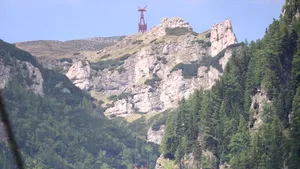 Prahova: Angajată de la Cabana Omu, dată dispărută, căutată de salvamontişti şi jandarmi montani